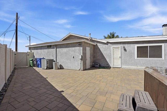 9744 Ramo Ct., Santee, CA 92071