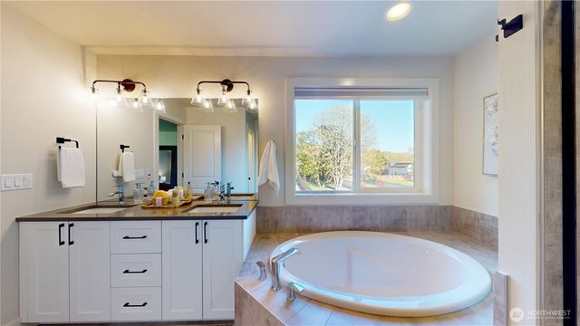 11760 42nd Avenue S, Tukwila, WA 98168