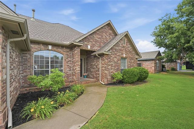 1520 W Diamond Way, Mustang, OK 73064