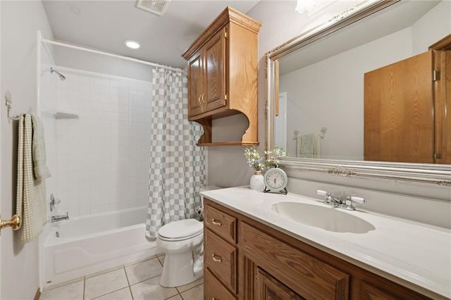 1520 W Diamond Way, Mustang, OK 73064