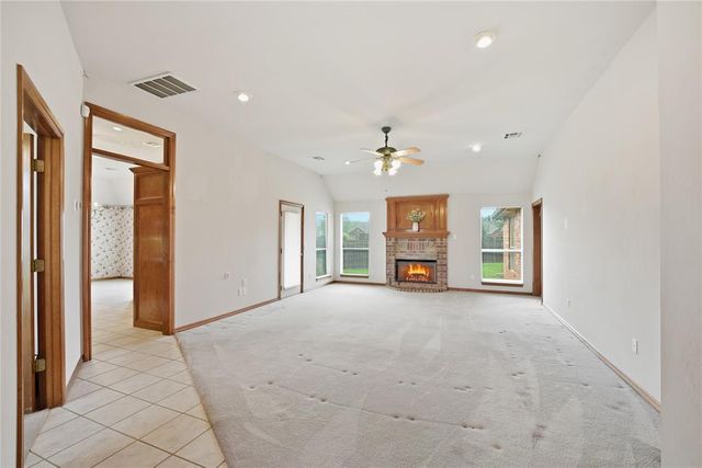 1520 W Diamond Way, Mustang, OK 73064
