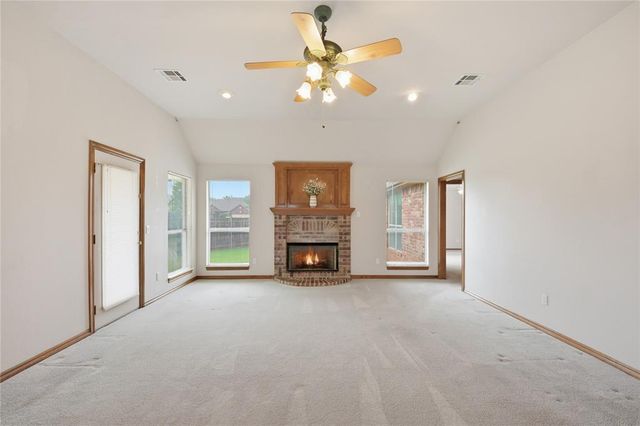 1520 W Diamond Way, Mustang, OK 73064