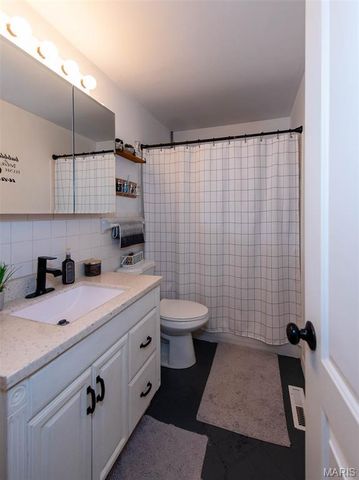 68 Guylyn Drive, Valley Park, MO 63088