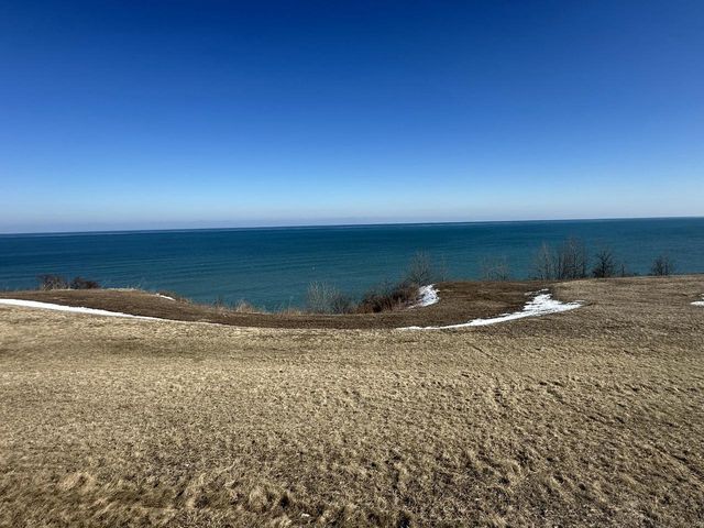 3977 E ELM ROAD, Oak Creek, WI 53154