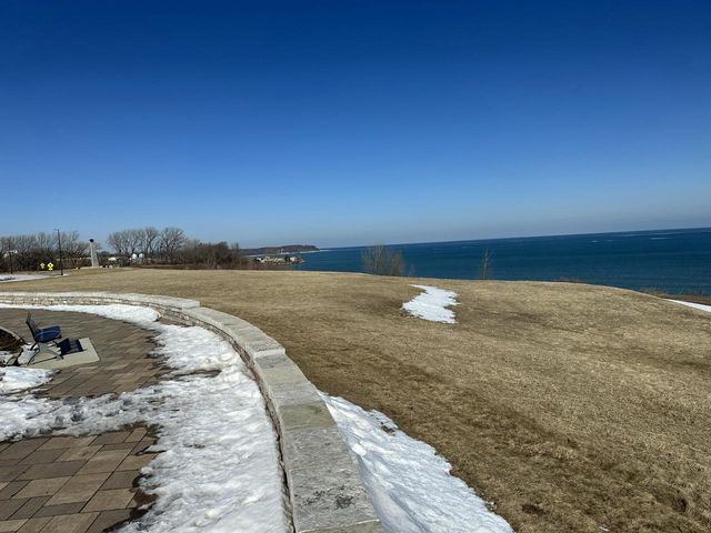 3977 E ELM ROAD, Oak Creek, WI 53154