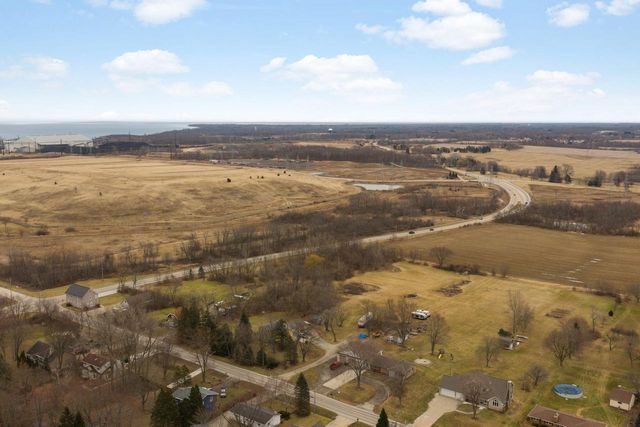 3977 E ELM ROAD, Oak Creek, WI 53154