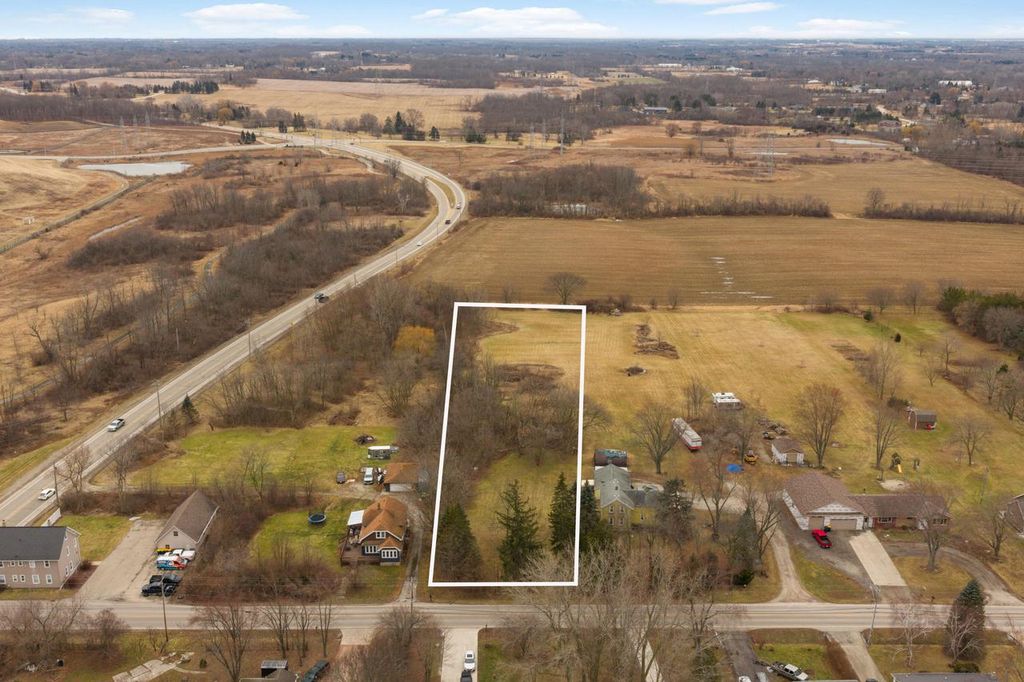 3977 E ELM ROAD, Oak Creek, WI 53154