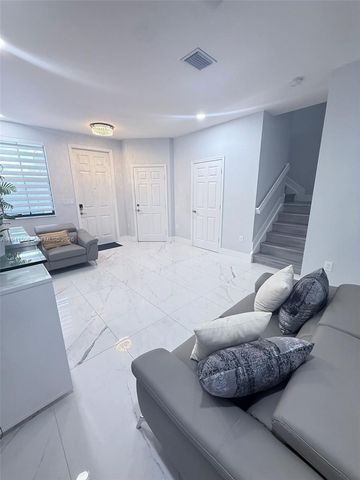 3567 W 110th Ter, Hialeah, FL 33018