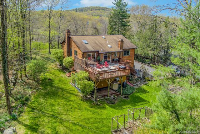 136 Furnace Woods Road, Cortlandt Manor, NY 10567