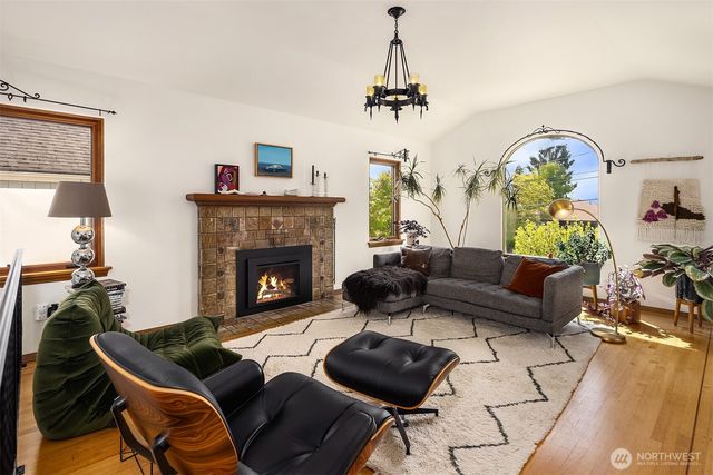 2624 W Plymouth Street, Seattle, WA 98199