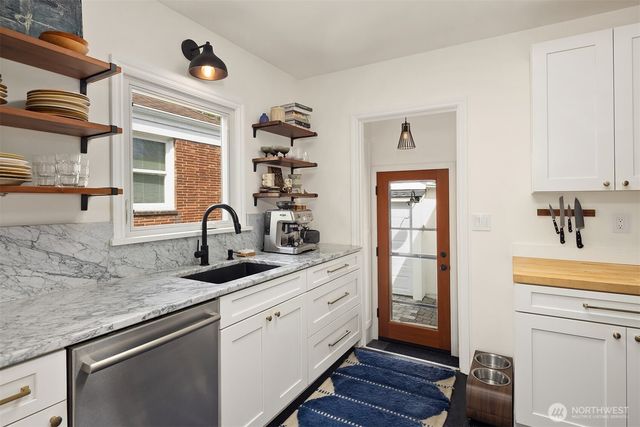 2624 W Plymouth Street, Seattle, WA 98199