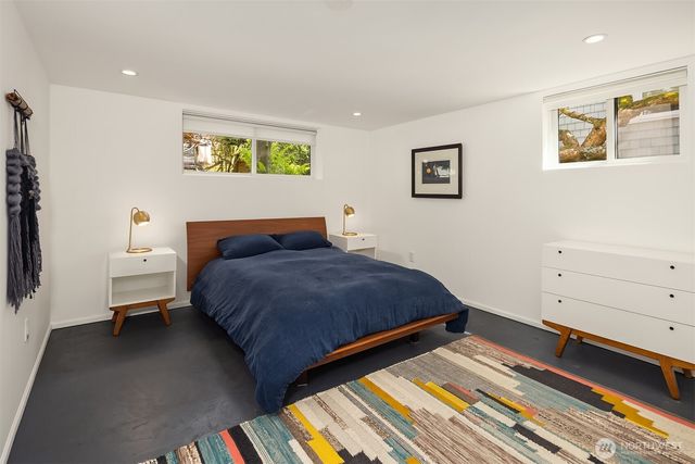 2624 W Plymouth Street, Seattle, WA 98199