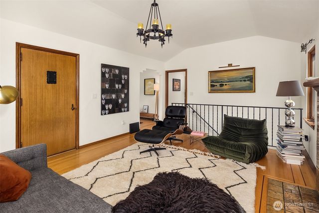 2624 W Plymouth Street, Seattle, WA 98199