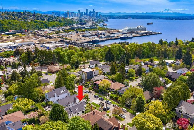 2624 W Plymouth Street, Seattle, WA 98199