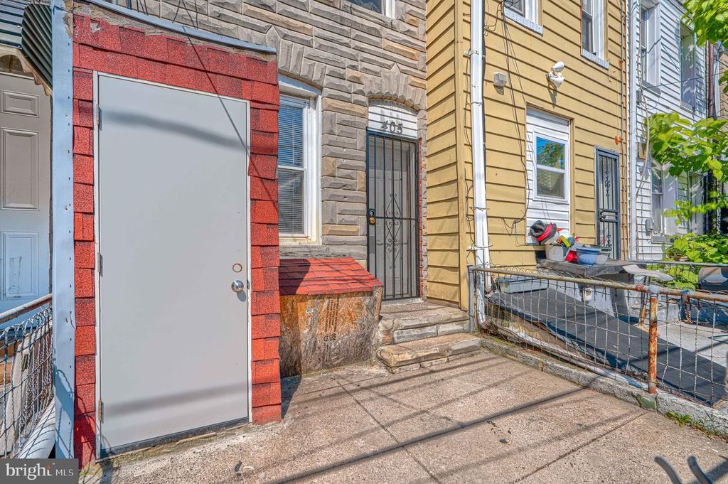 Image 13 of property listing at 405 ROBINSON ST, Baltimore, MD 21224