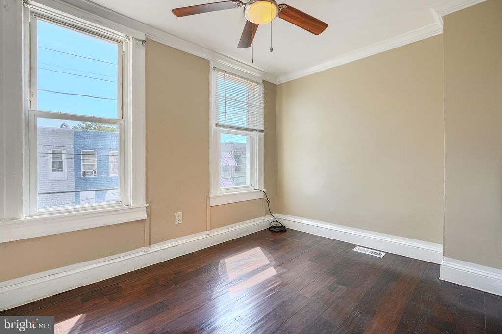 Image 15 of property listing at 405 ROBINSON ST, Baltimore, MD 21224