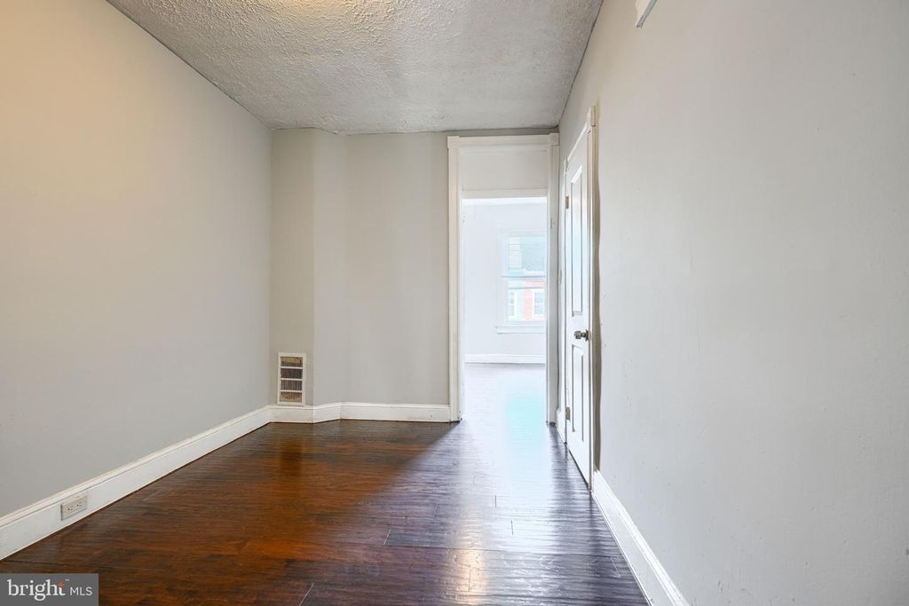 Image 18 of property listing at 405 ROBINSON ST, Baltimore, MD 21224