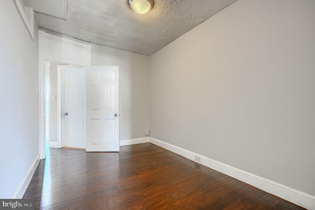Image 19 of property listing at 405 ROBINSON ST, Baltimore, MD 21224