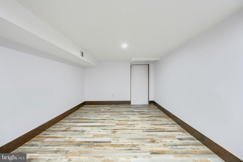 Image 24 of property listing at 405 ROBINSON ST, Baltimore, MD 21224