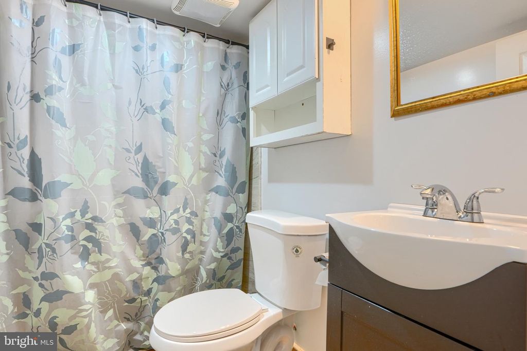 Image 28 of property listing at 405 ROBINSON ST, Baltimore, MD 21224