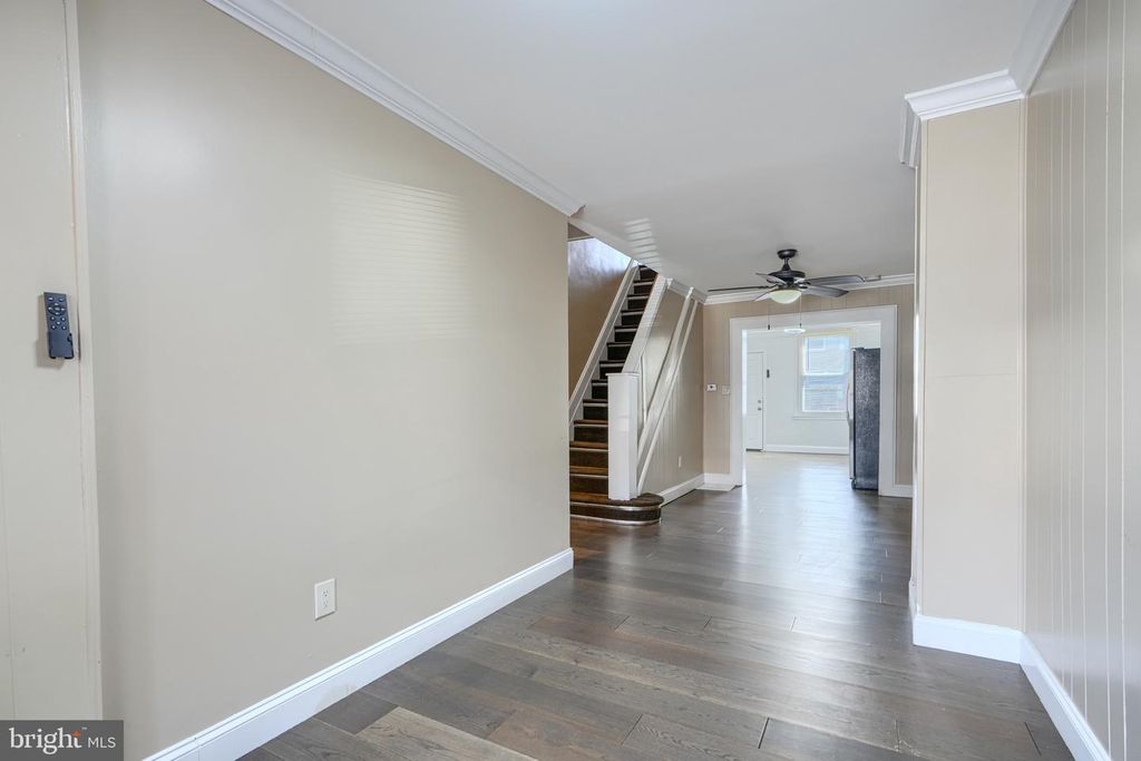 Image 3 of property listing at 405 ROBINSON ST, Baltimore, MD 21224