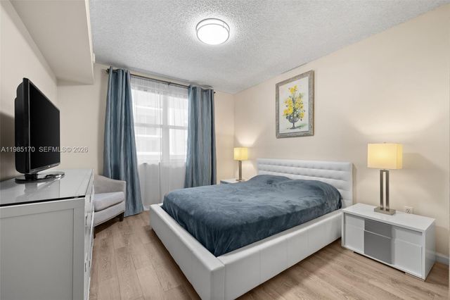 17125 N Bay Rd 3312, Sunny Isles Beach, FL 33160