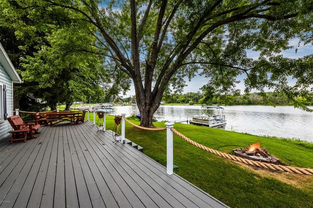 2100 Bass Island Park Drive, Eau Claire, MI 49111