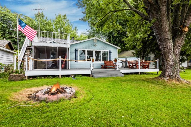 2100 Bass Island Park Drive, Eau Claire, MI 49111