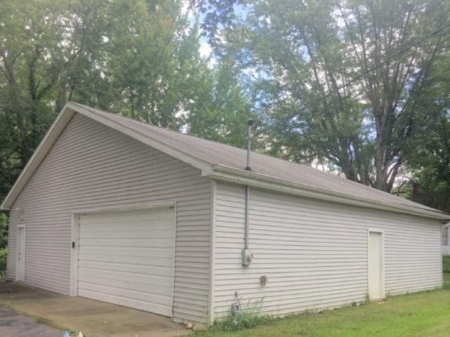 2100 Bass Island Park Drive, Eau Claire, MI 49111