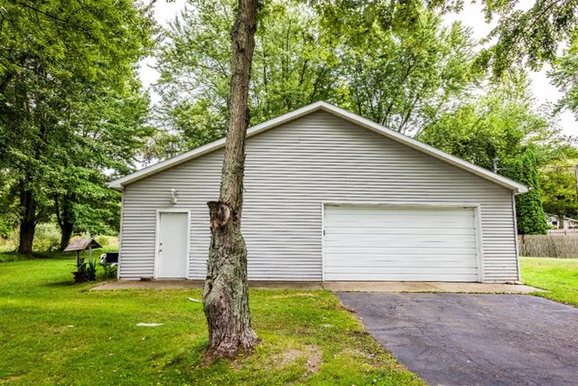 2100 Bass Island Park Drive, Eau Claire, MI 49111