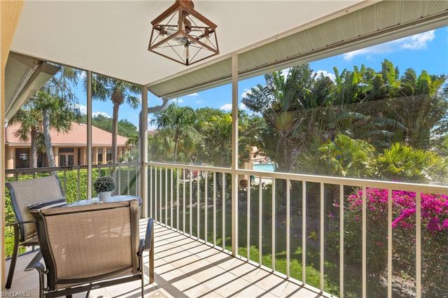 2202 Hidden Lake DR # 104, Naples, FL 34112