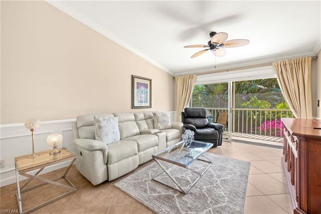 2202 Hidden Lake DR # 104, Naples, FL 34112