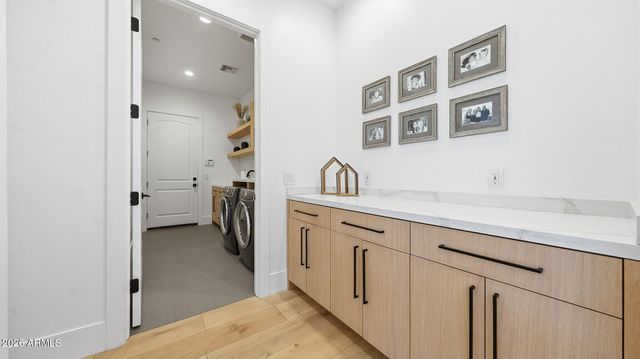 30810 N 52ND Place, Cave Creek, AZ 85331