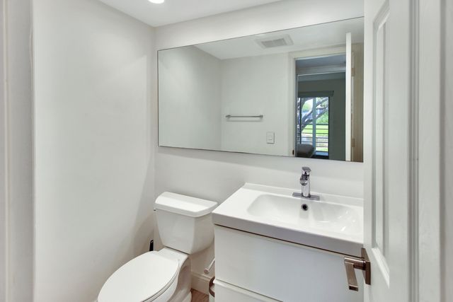 17 Fanshaw A, Boca Raton, FL 33434