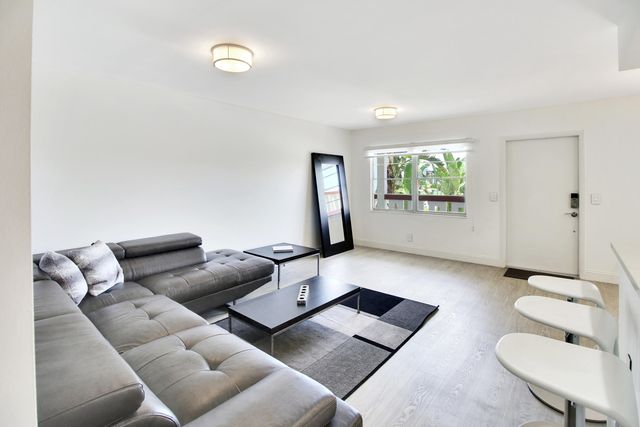 17 Fanshaw A, Boca Raton, FL 33434