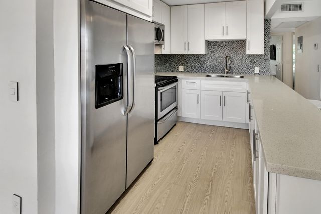 17 Fanshaw A, Boca Raton, FL 33434
