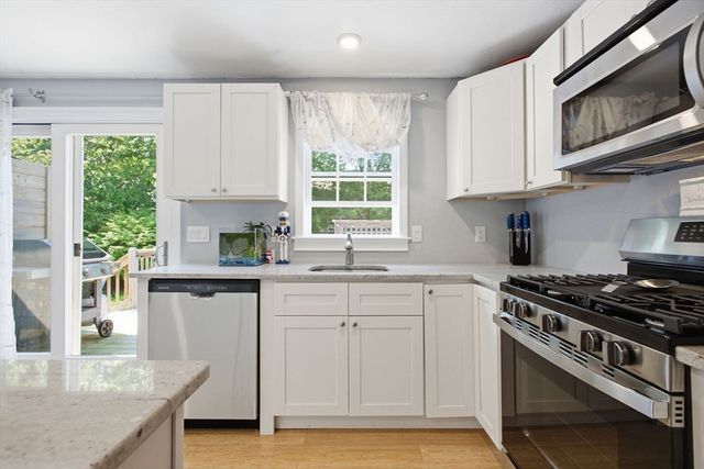 15 Commercial Street, Yarmouth, MA 02664