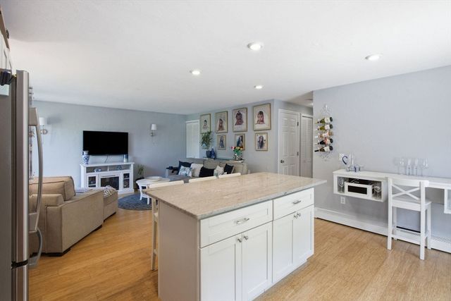 15 Commercial Street, Yarmouth, MA 02664