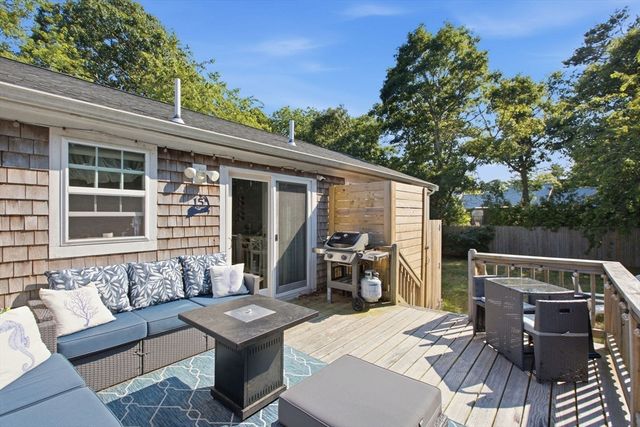 15 Commercial Street, Yarmouth, MA 02664
