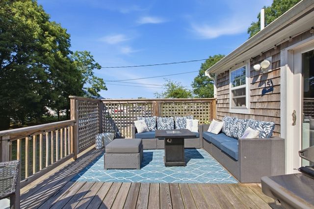 15 Commercial Street, Yarmouth, MA 02664