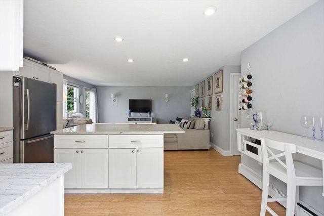 15 Commercial Street, Yarmouth, MA 02664
