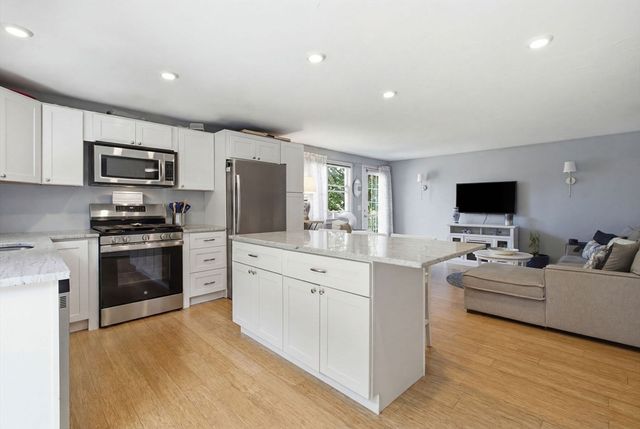 15 Commercial Street, Yarmouth, MA 02664