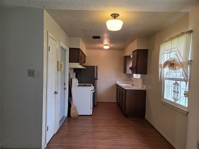 14423 Waterloo Drive, Houston, TX 77045