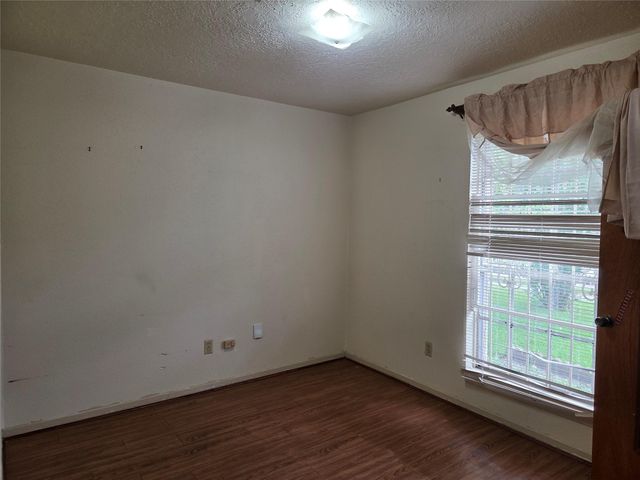 14423 Waterloo Drive, Houston, TX 77045
