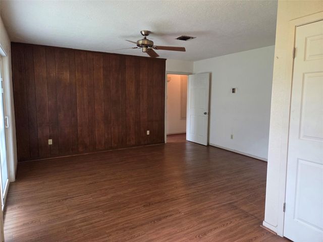 14423 Waterloo Drive, Houston, TX 77045
