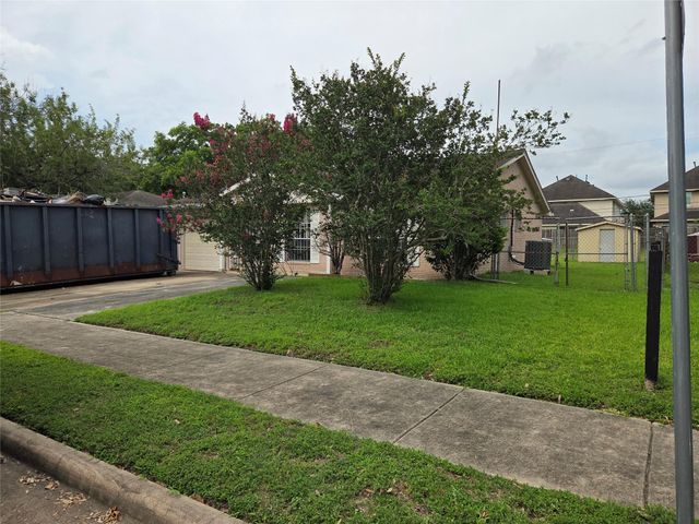 14423 Waterloo Drive, Houston, TX 77045