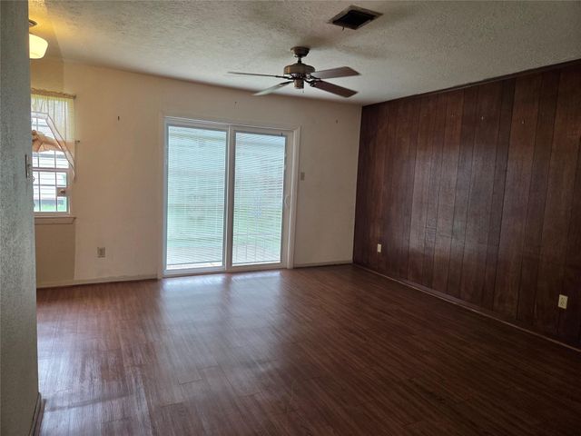 14423 Waterloo Drive, Houston, TX 77045
