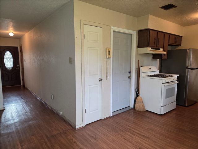 14423 Waterloo Drive, Houston, TX 77045