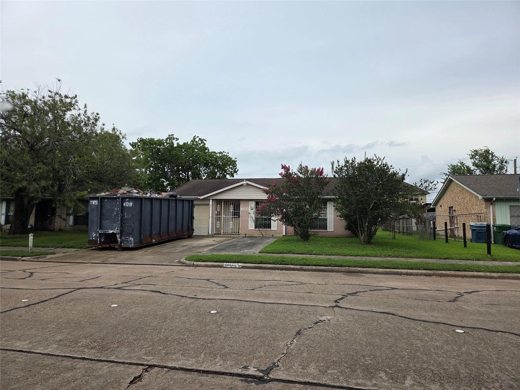 14423 Waterloo Drive, Houston, TX 77045