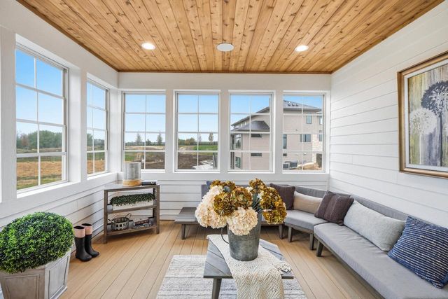 N65W38082 Woodlake DRIVE, Oconomowoc, WI 53066